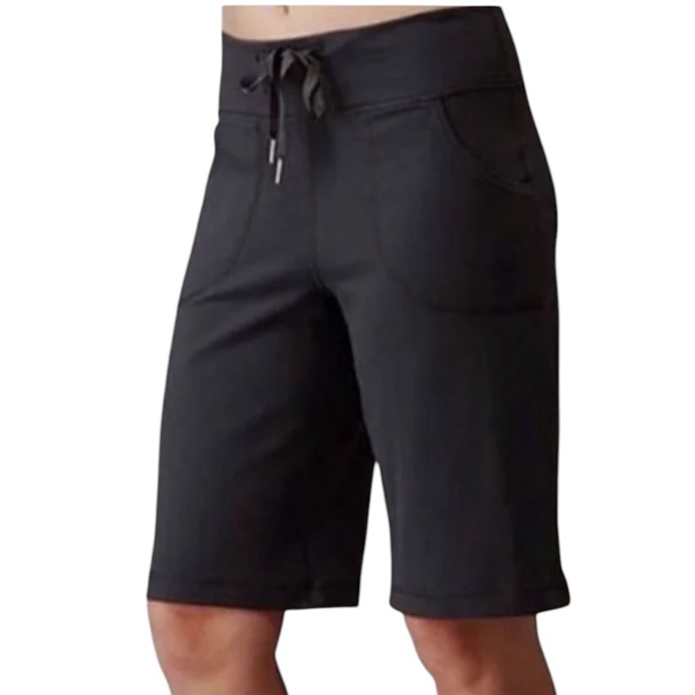 Lululemon•Be Still Bermuda Shorts
